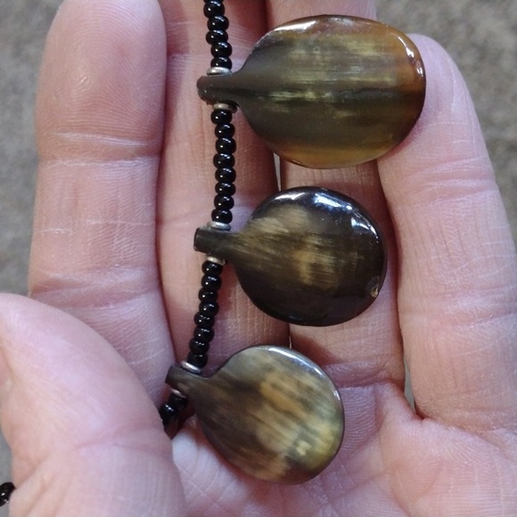 HANDMADE COW HORN BEADED BLACK SEED BEADED BARREL CLASP 19" NECKLACE - Picture 9 of 11